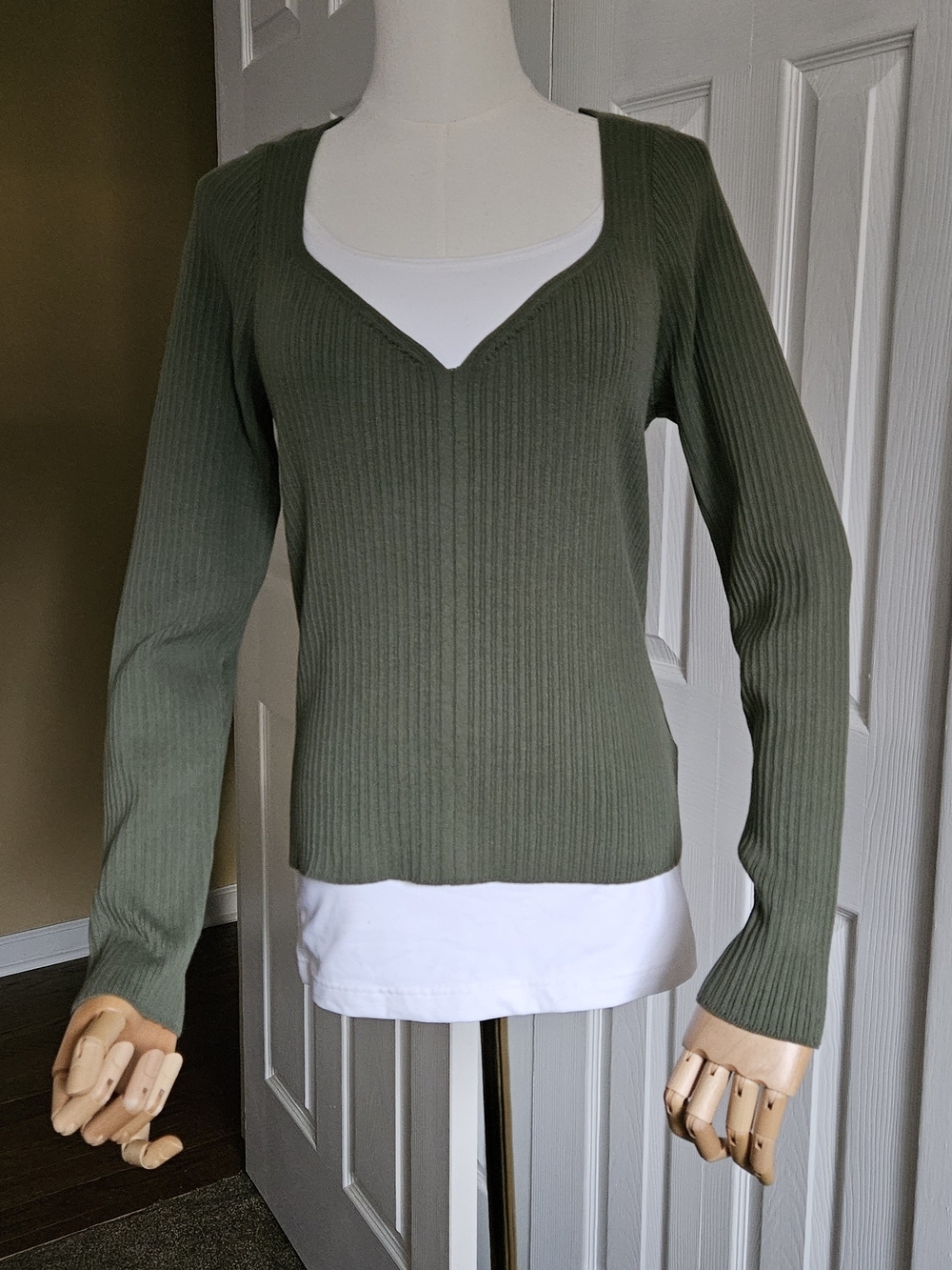 Express Olive Ribbed V-Neck Sweater. Size L